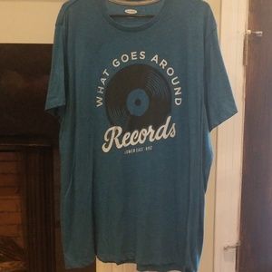 Old navy T-shirt